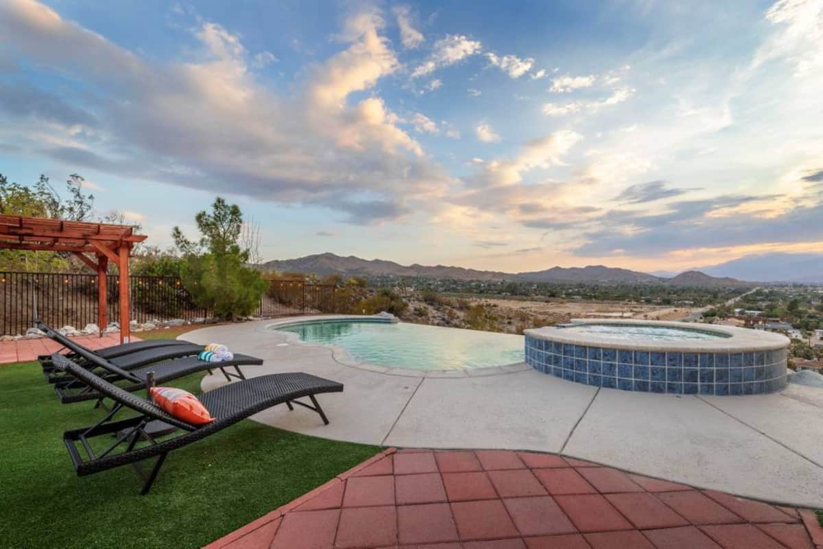 Luxury hilltop views in Yucca Valley