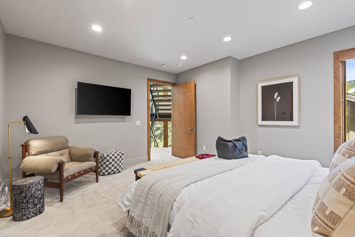 Residence image 3