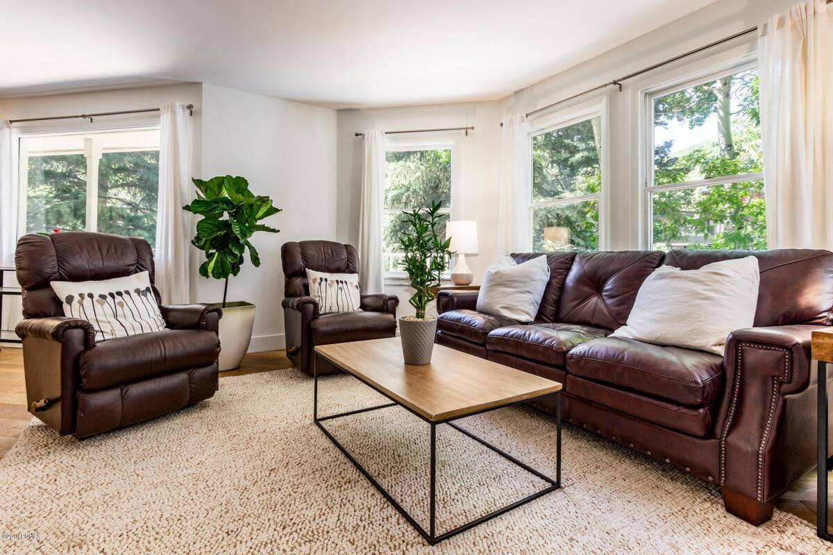 Residence image 2