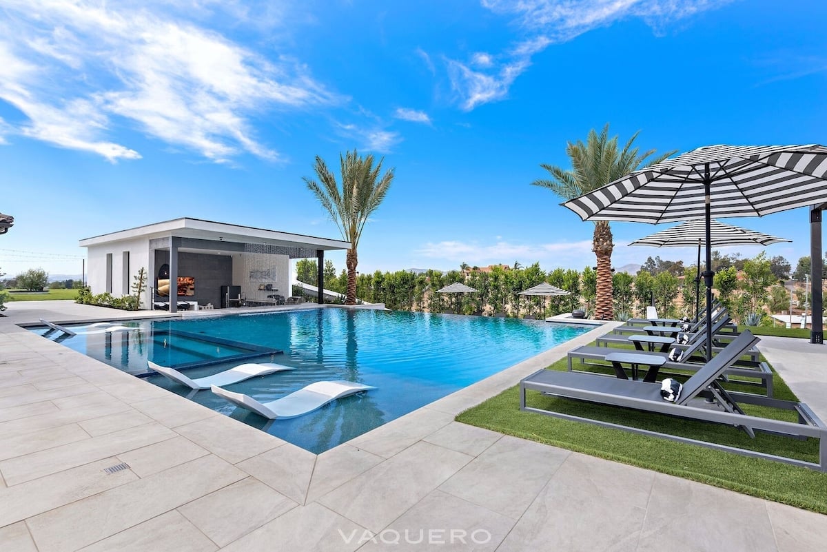 Where vineyard hills meet midcentury cool at a design-driven wine country compound