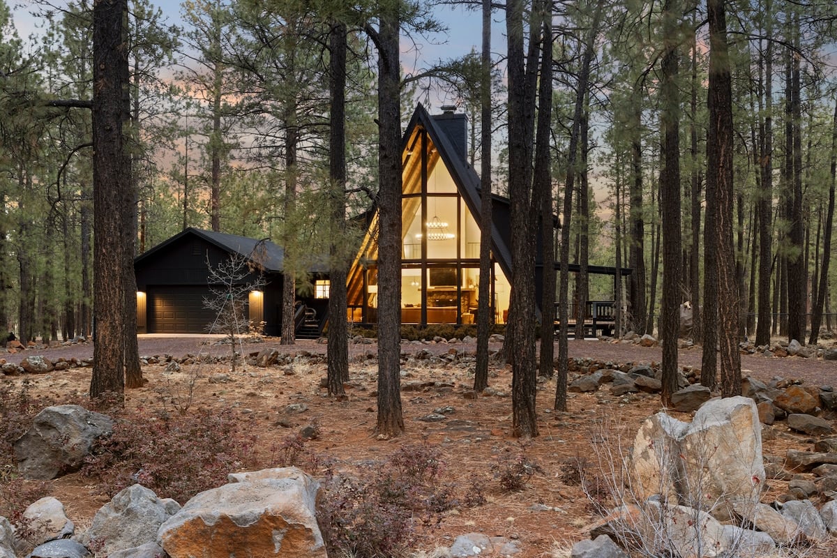 Enjoy breathtaking views at this charming A-frame cabin in Pinetop Country Club, AZ