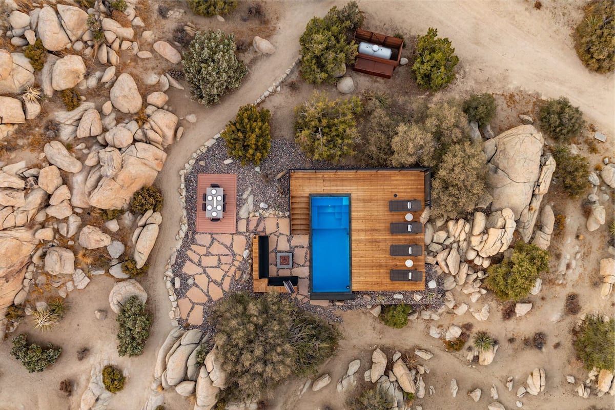 Pool, dining, and lounging from above.