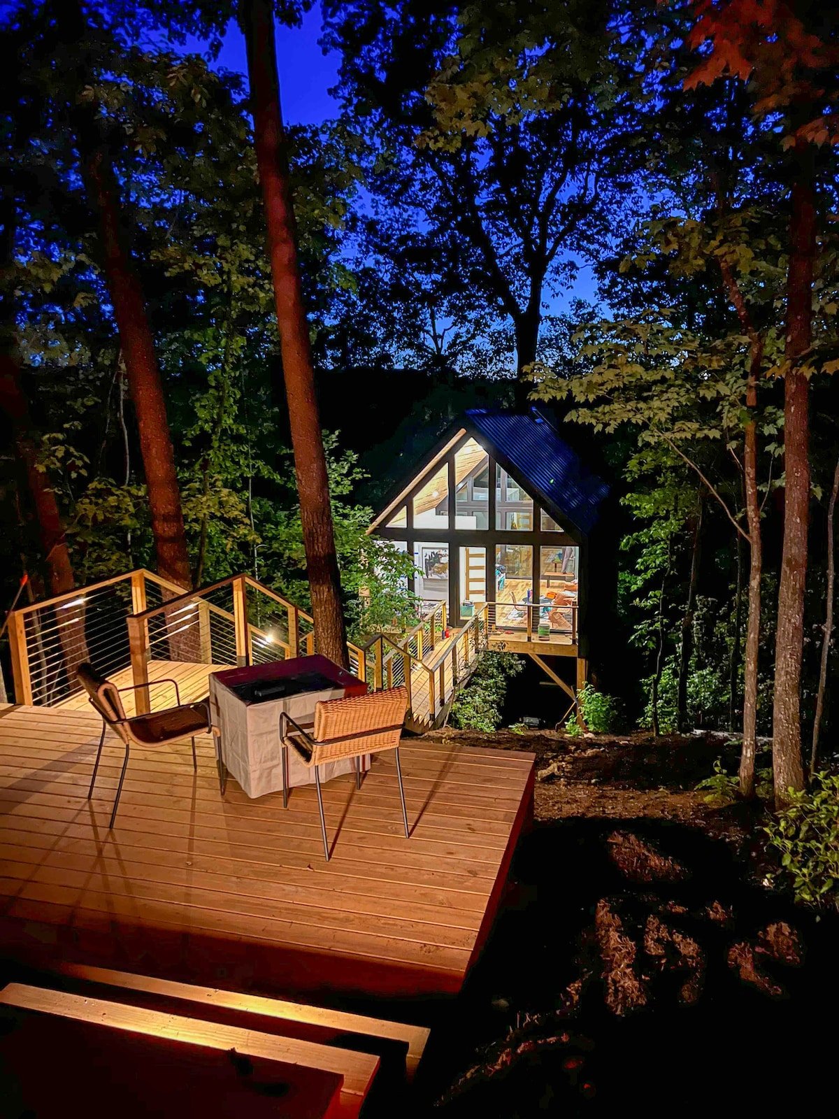 Modern Treehouse Retreat in the Forest | Private image 10