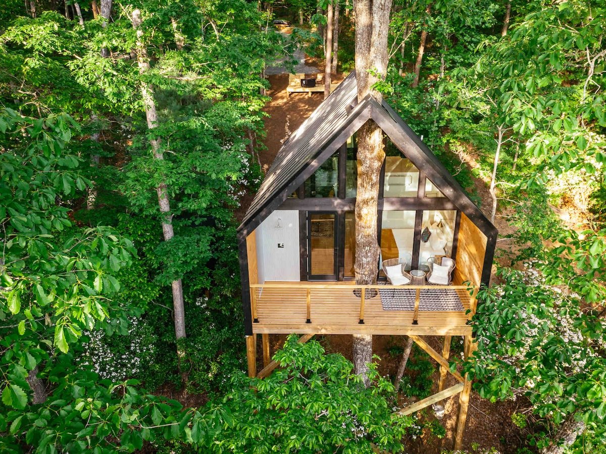 Experience contemporary luxury in a forest sanctuary in Travelers Rest, SC