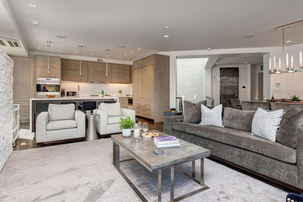 Residence image 3