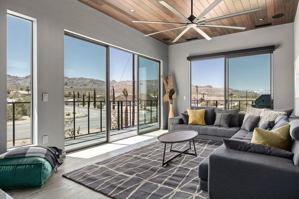 A modern retreat near Joshua Tree’s heart