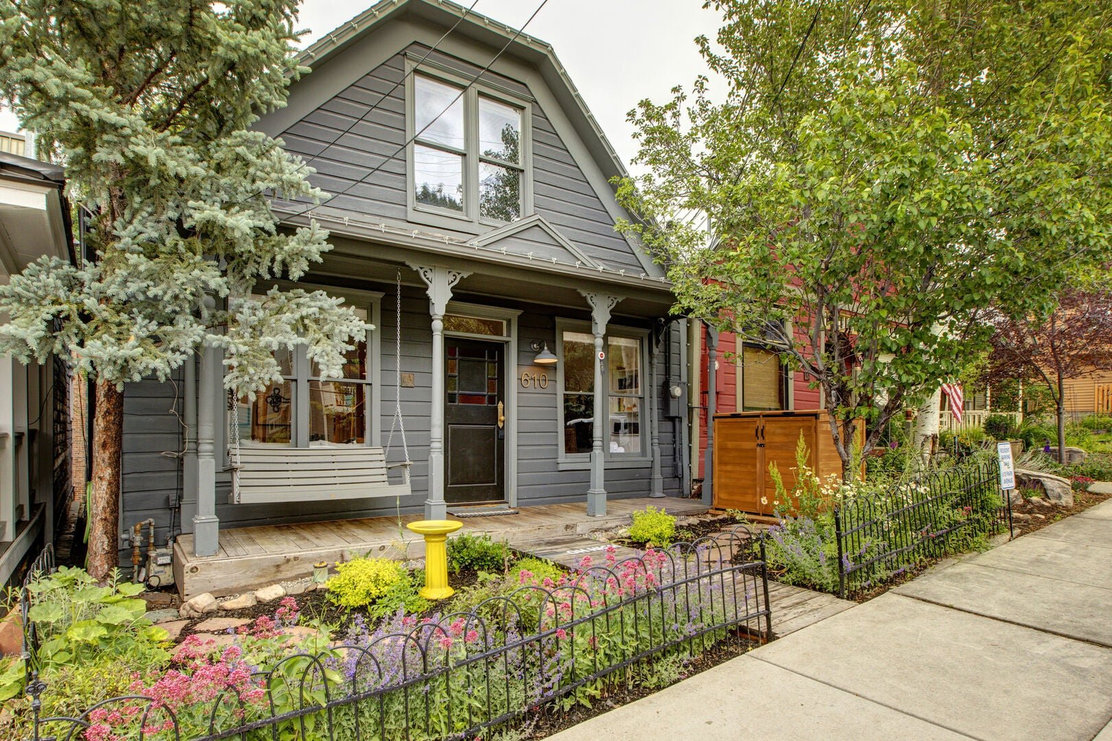 Relax in slopeside luxury with cozy mountain touches in Park City, UT