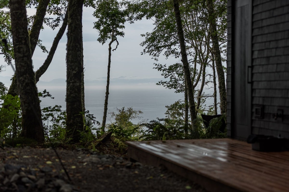Tucked into the trees and perched above the Strait of Juan de Fuca, your floating bathhouse pairs quiet architecture with expansive coastal views.