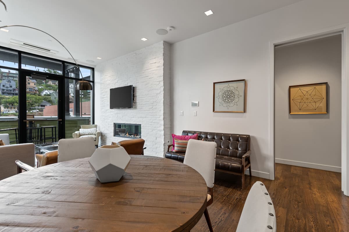 Residence image 3