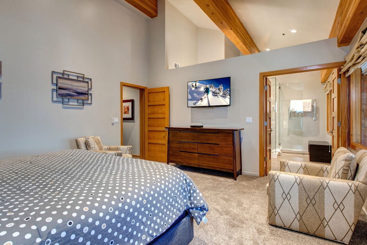 Abode at Stag Lodge | Master Bedroom, Level 2