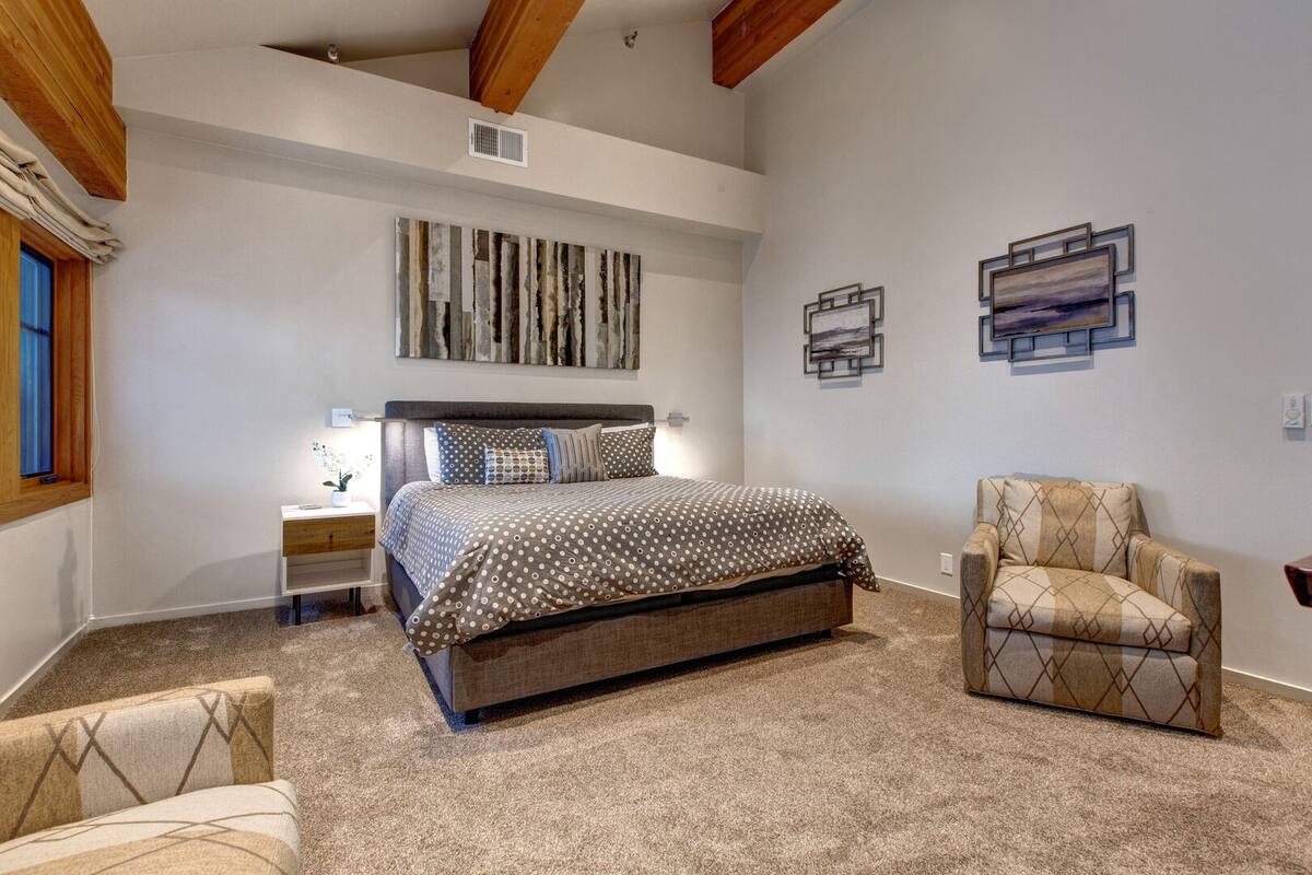 Abode at Stag Lodge | Master Bedroom, Level 2