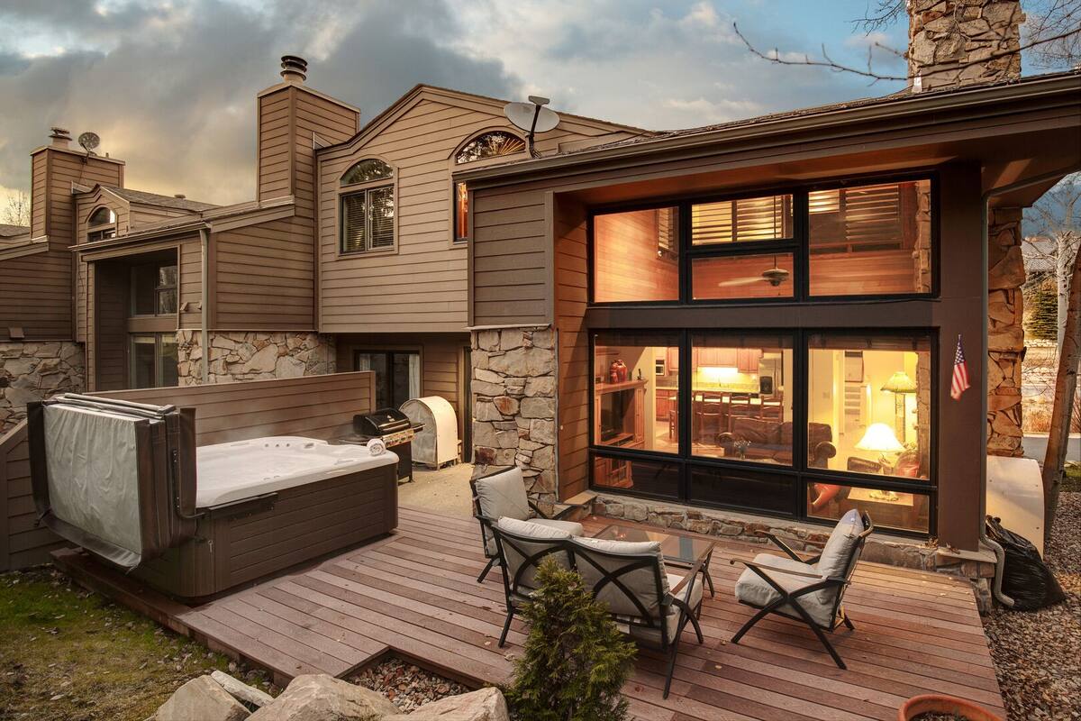 Savor mountain vistas and modern conveniences in Park City, UT