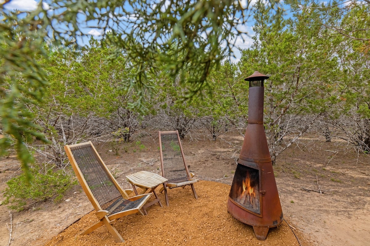 Magical Stay just off Main Street! image 9