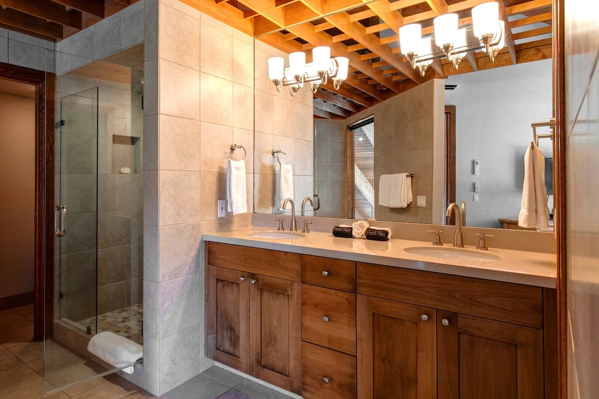 Abode at The Crux | Modern & Remodeled, Perfect Lower DV Location! image 17