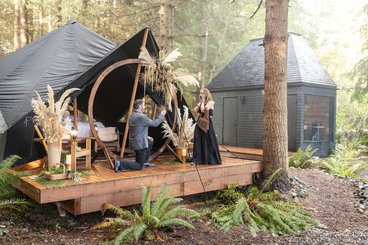 Looking for the perfect place to propose? You bring the ring—we’ll bring the backdrop. Coastal views, quiet forest, and a little magic included. Floral installation available as a custom add-on for special occasions. (Or just because.) 