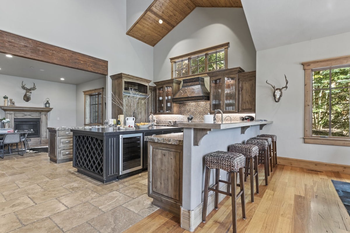 Abode at Benoit Lookout | Ski access lodge image 15