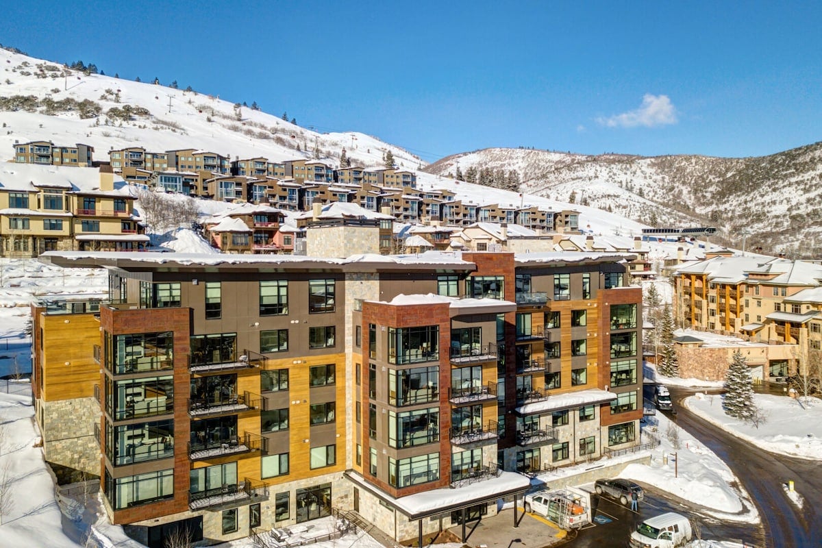 Abode at the Lift | Great Golf/Hiking/Biking | Heart of the Canyons Village image 6