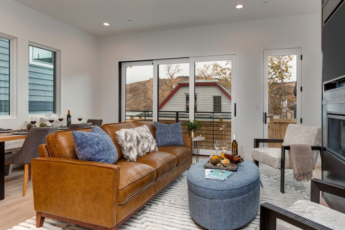 Abode on Cloud 9 | Private Old Tow Retreat, Groups, Families! image 8
