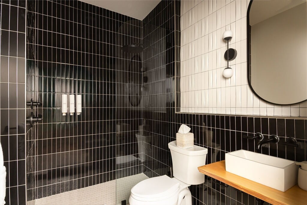Serene Post Oak Stay | Perfect for Two + Hot Tub image 6