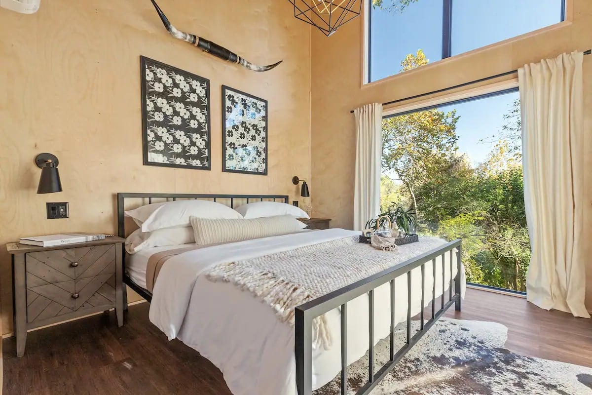 Luxury Tree House X Magical Romantic Forest! Pool! image 22