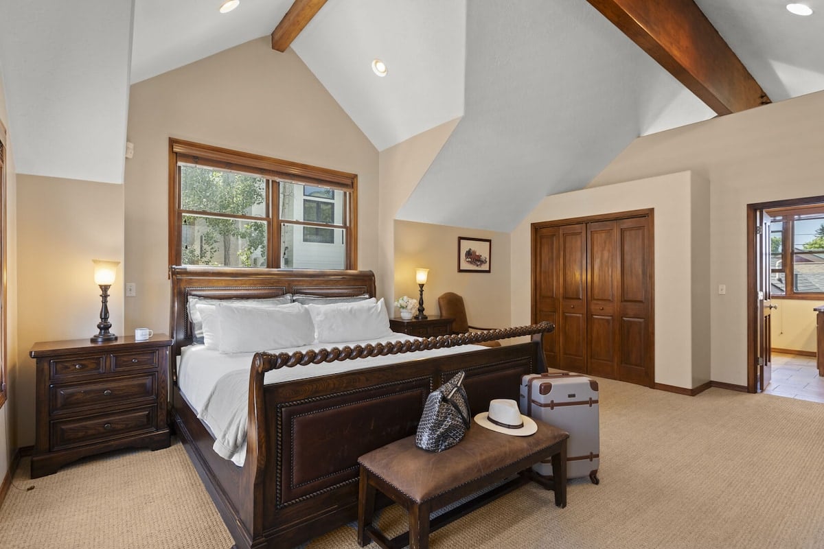 Abode off Main | Best value & location in Old Town! Incredible house-Off Main! image 12