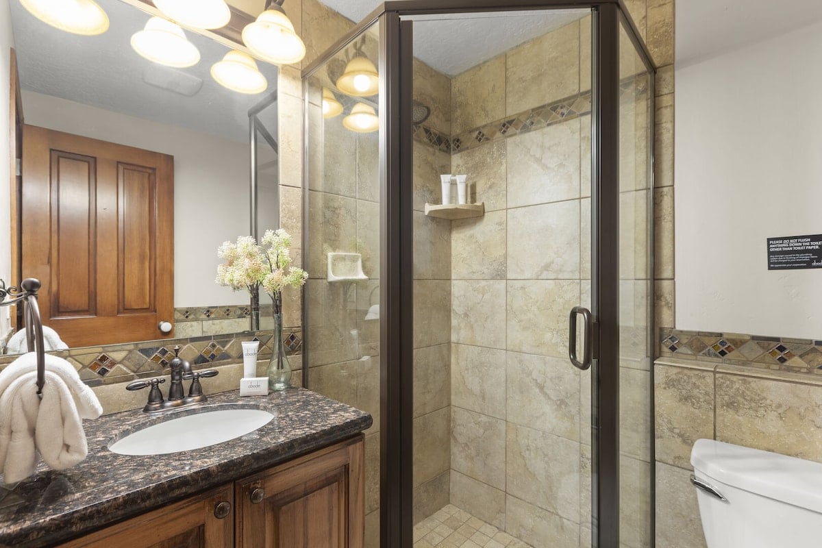 Abode off Main | Best value & location in Old Town! Incredible house-Off Main! image 24