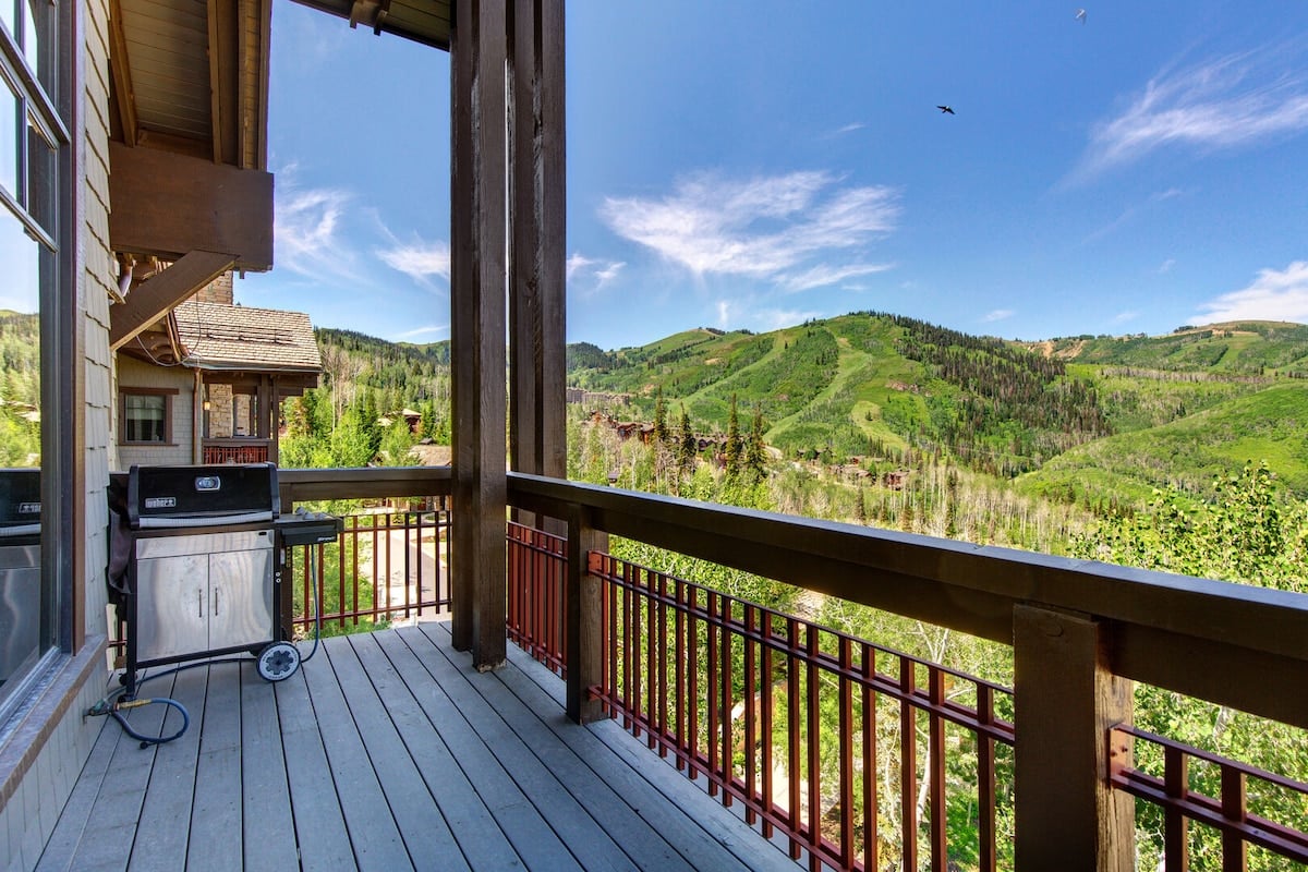 Abode at Arrowleaf Overlook | Elevate Your Vacation w/ Lux Mtn. Amenities, DV Access + Shuttle image 9