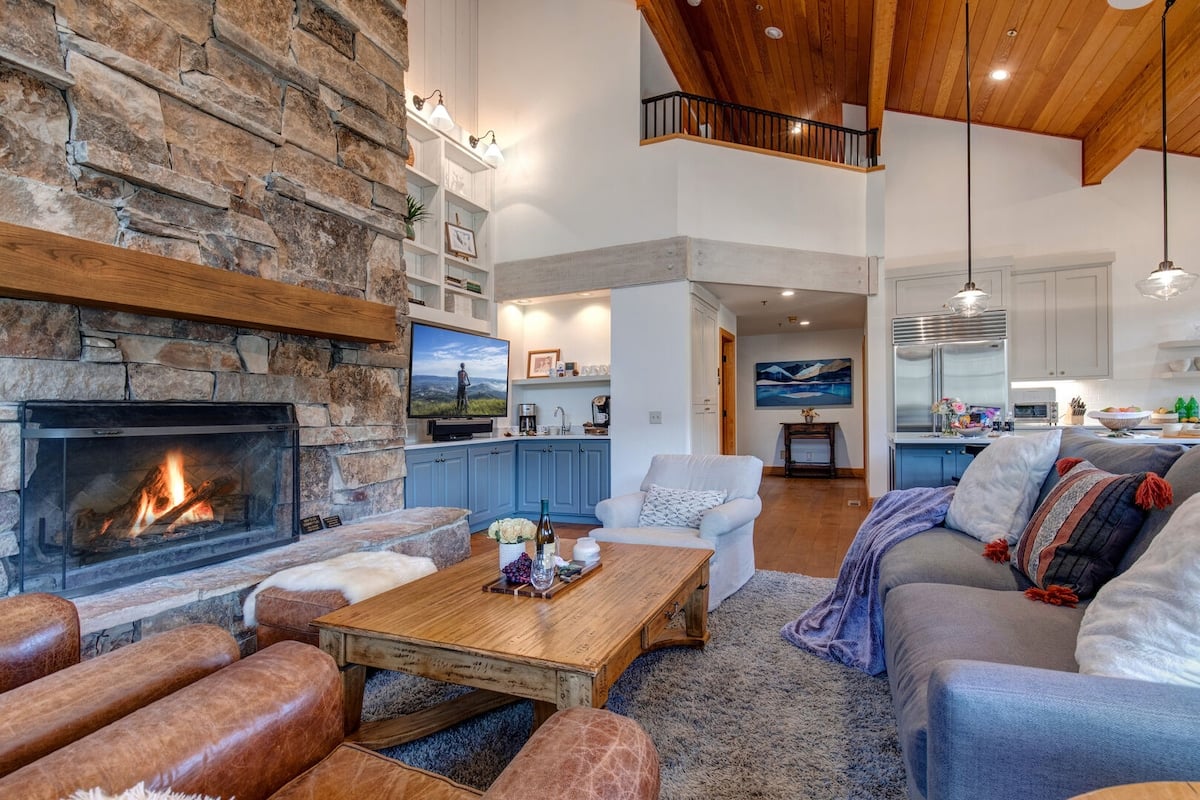 Abode on Success View | Ski In-Out Deer Valley | Stunning Views image 7