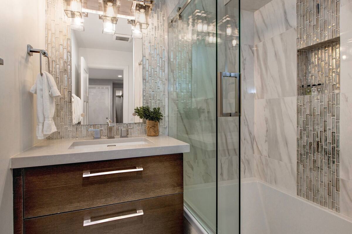 Full Ensuite Bathroom 3