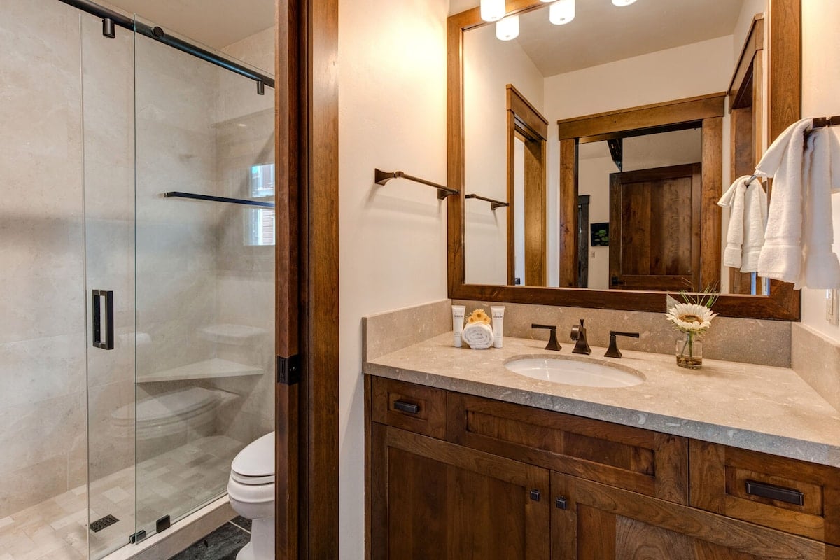 Abode at Town Lift | Best deal | Across the Street from the Town Lift | Hot tub! image 14