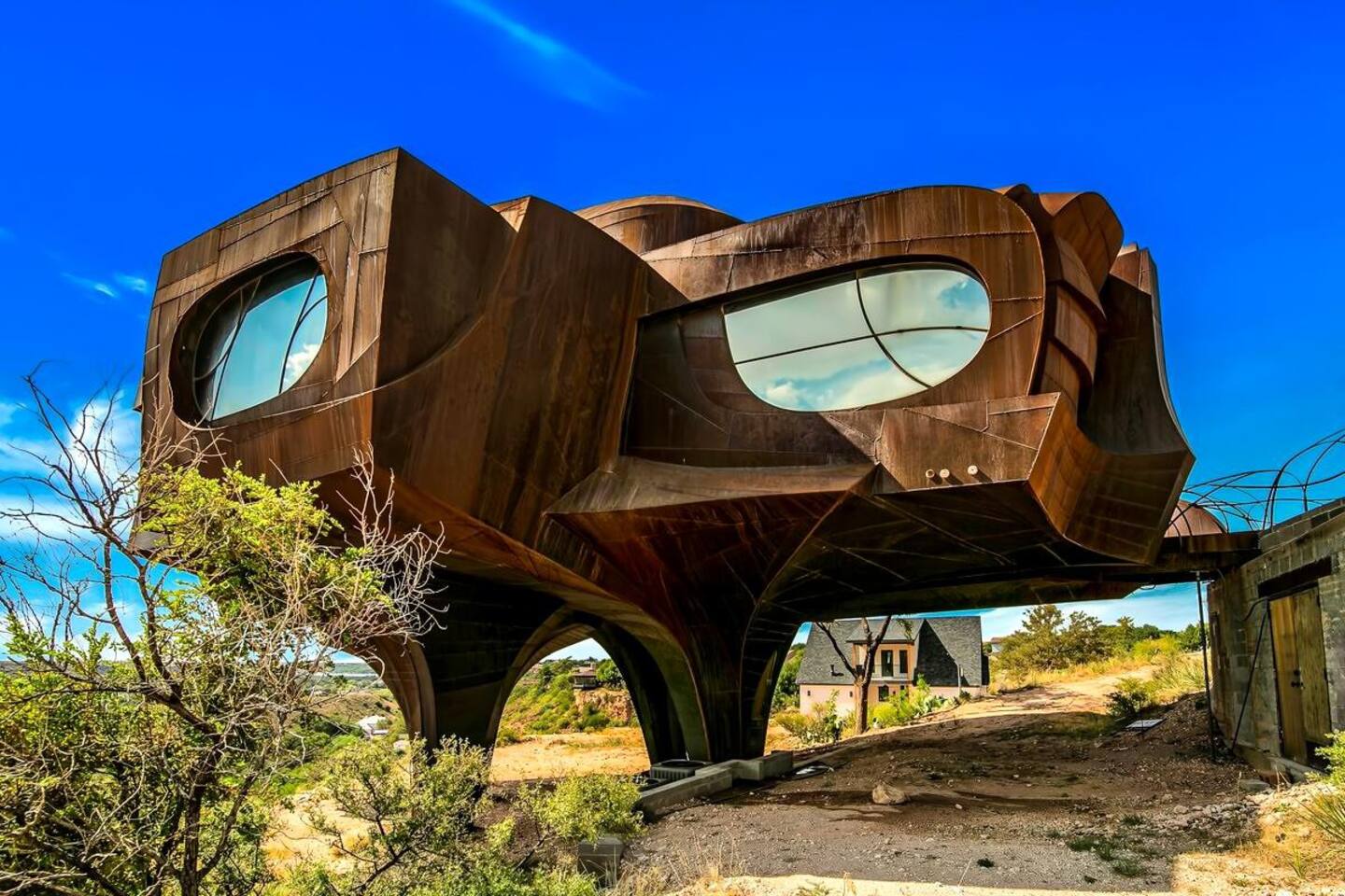 The house that rose from the West Texas landscape like a living sculpture in Ransom Canyon, TX
