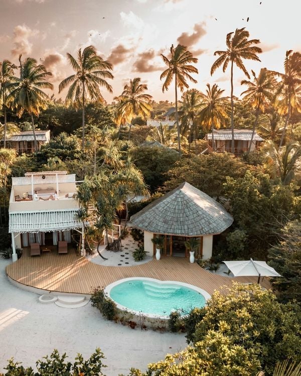 Tropical Boutique Homes & Beachfront Escapes image 3